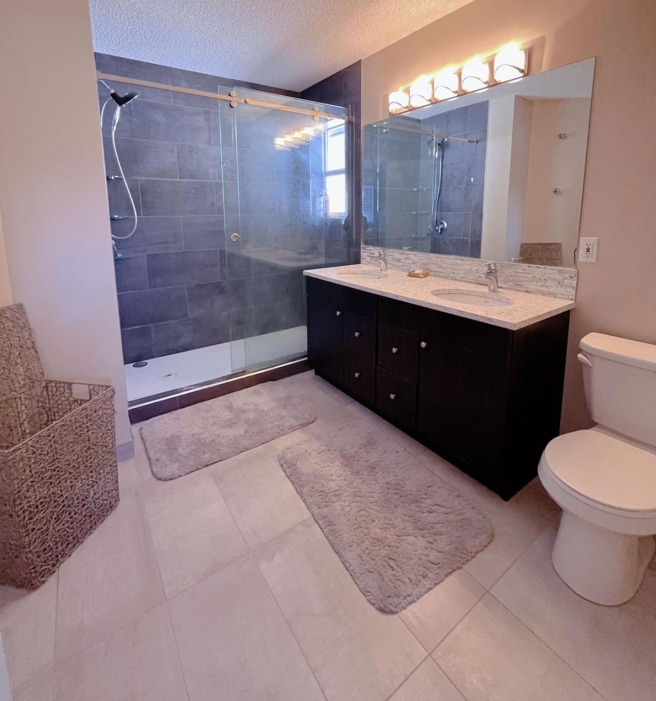 Best Garden House&3 Mins Bus Station Close C-Train&Free Parking Κάλγκαρι Δωμάτιο φωτογραφία